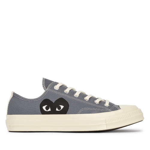 CONVERSE-BLACK-HEART-GREY-LOW-TOP-1.png
